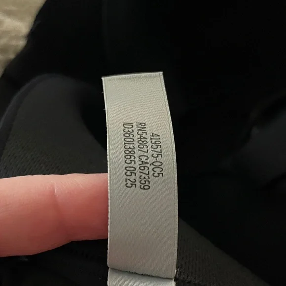 NWT VSX Victoria’s Secret Black Knockout Front-Close Zip Up Sports Bra Size 36D - Picture 13 of 13